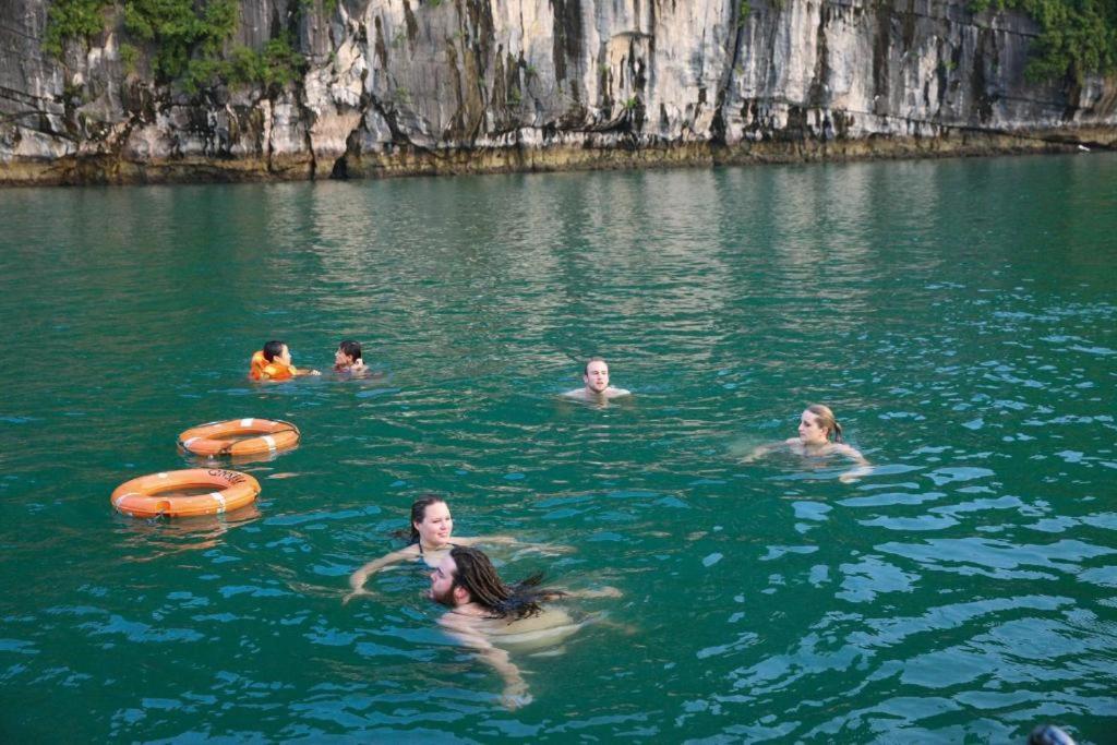 Thu Thuy Cruise - Travel Hotel Chan Chau Exterior photo